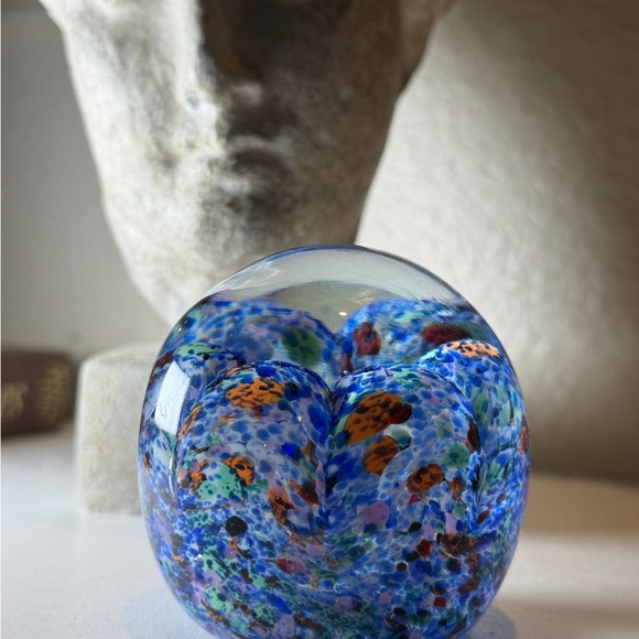 Vintage Gentile Art Glass Paperweight –  Handblown Mottled Glass - Picture 5 of 10